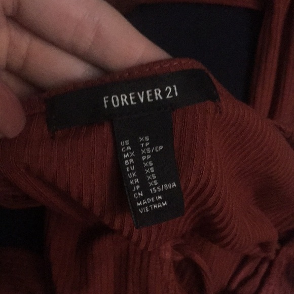 Cute deep crossed v-neck - Picture 4 of 4